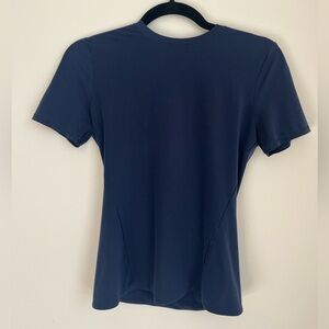 Wundermost Ultra-Soft Nulu Hip Length Short-Sleeve Shirt
Colour: True Navy